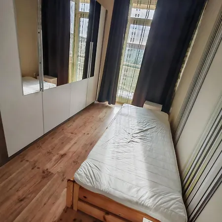 Domby With Balcony Appartement *